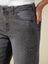 Jeans grigi eco-friendly con borchiette image number 2