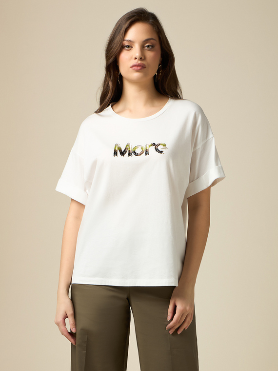 T-shirt con ricamo lettering