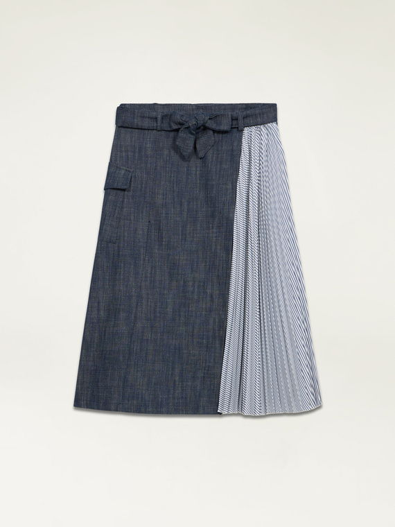 Flared denim skirt with pleated detail