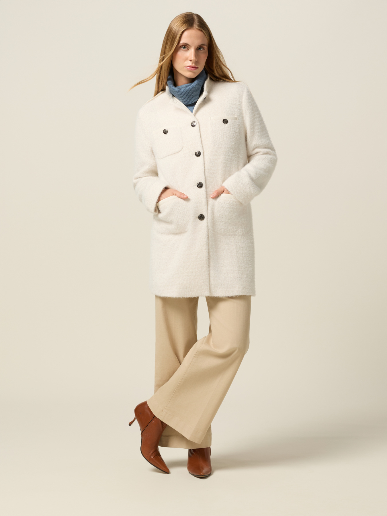 Manteau tricot&eacute; avec poches image number 0