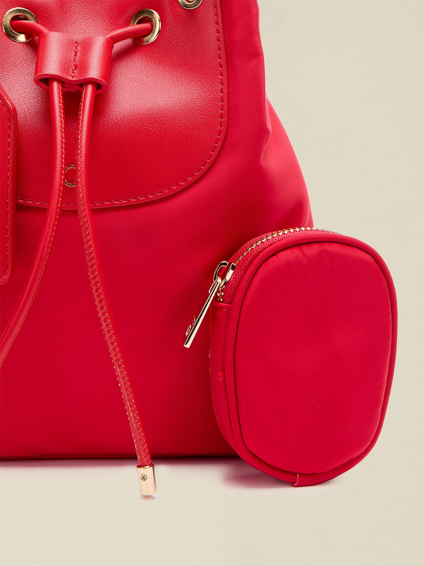 Sac seau avec pochette image number 4