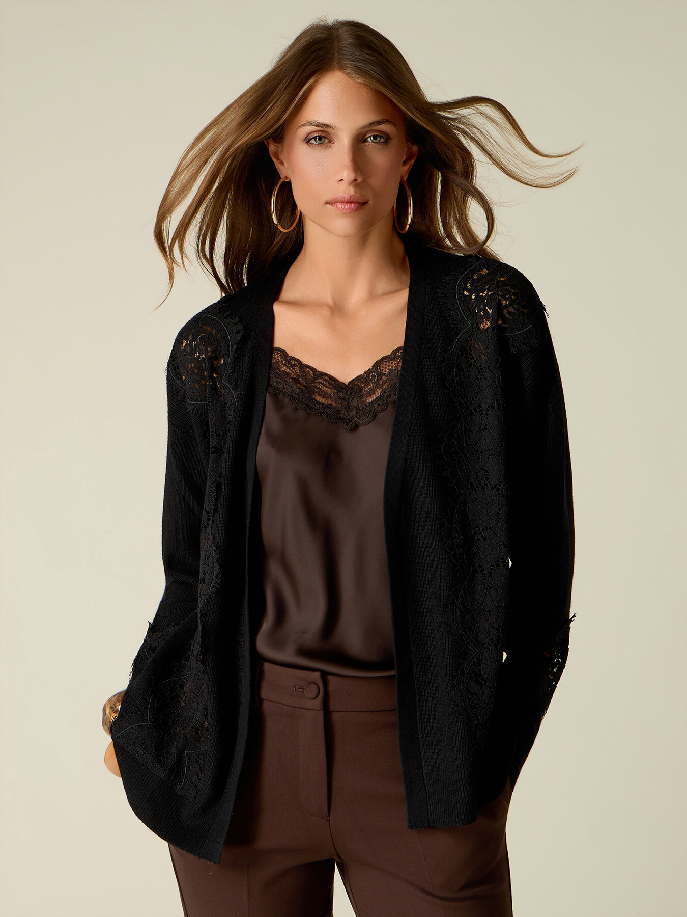Cardigan aus Cashmere-Mix mit Spitzeneins&auml;tzen image number 0