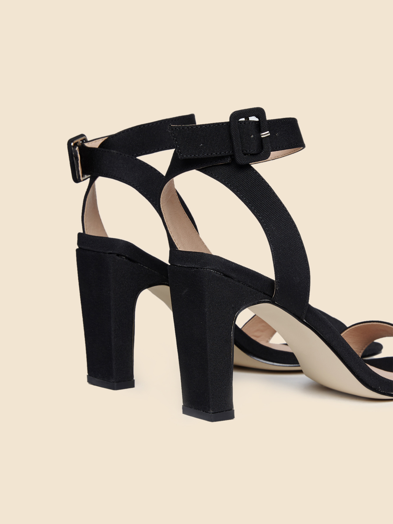 Sandales &agrave; talon avec lani&egrave;re image number 3