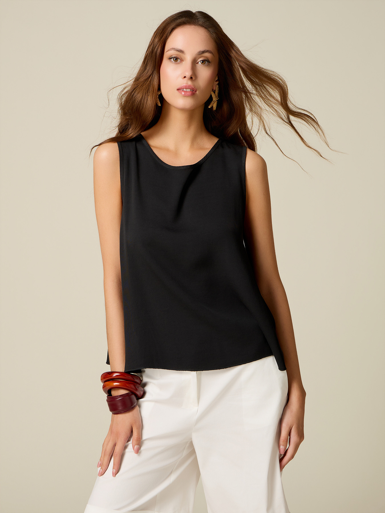 Sleeveless linen blend top image number 0