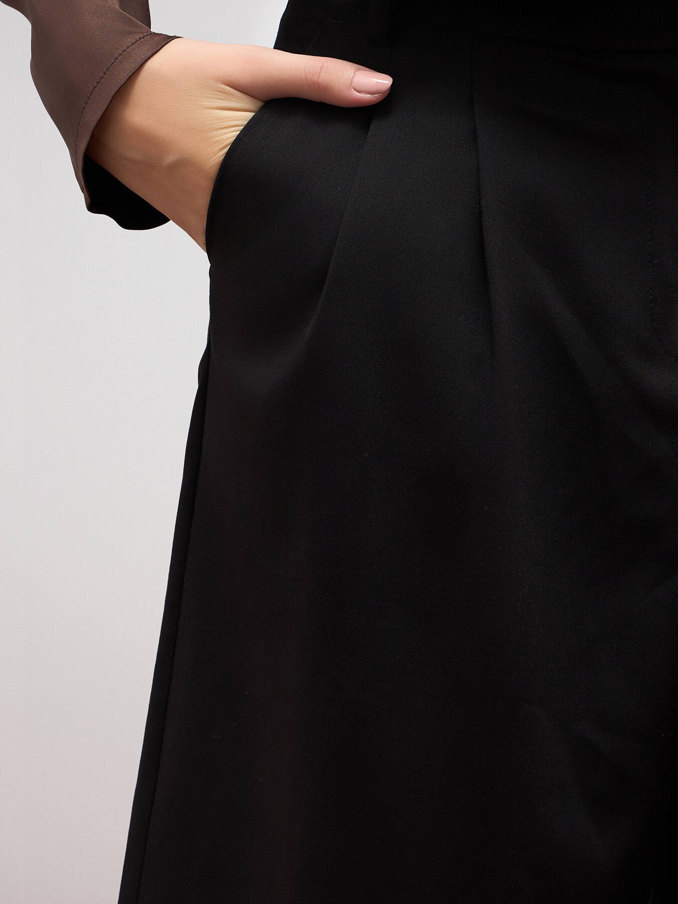 Bermuda finitions haute couture image number 2