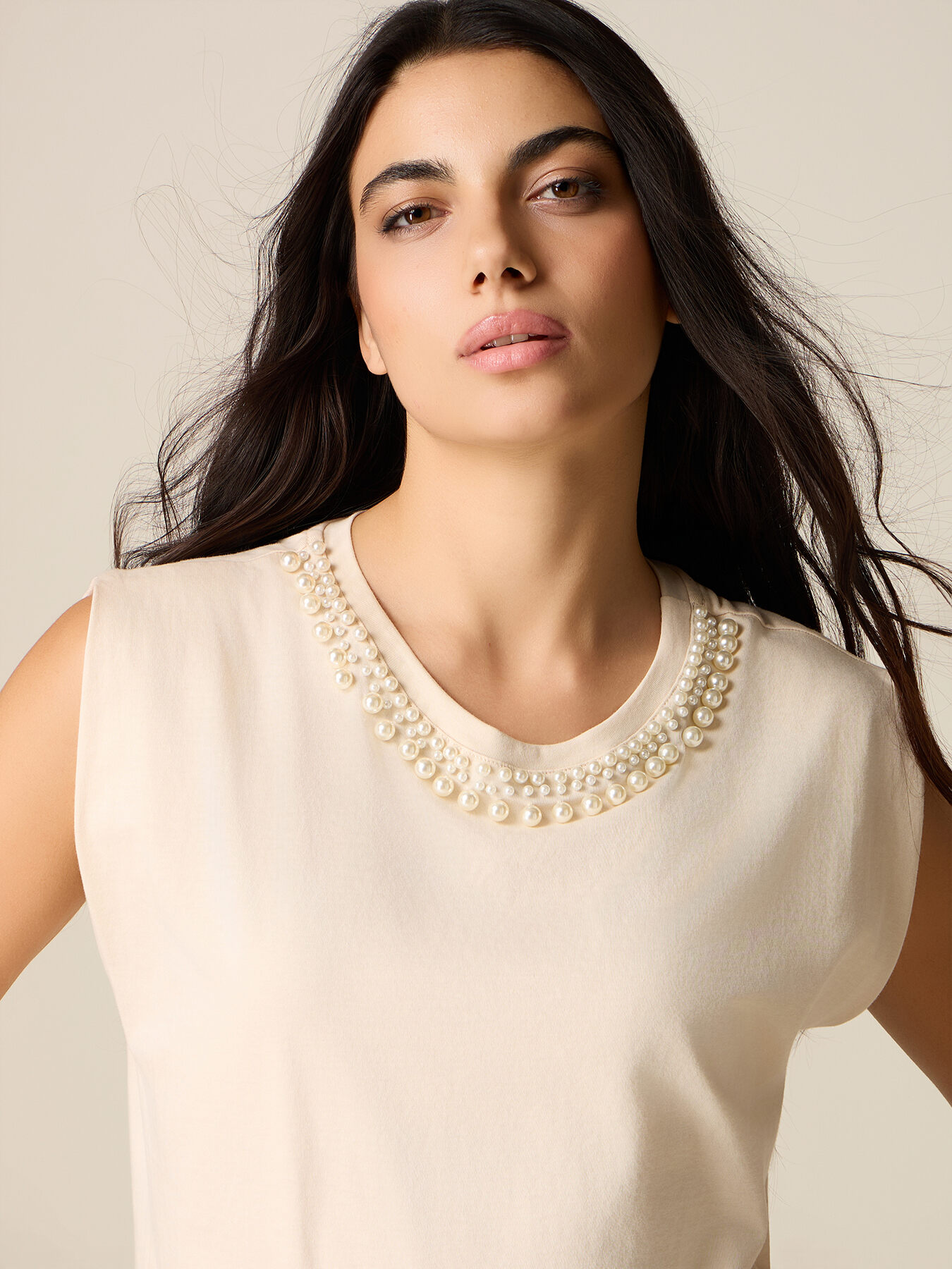 Cotton t-shirt with pearls image number 2