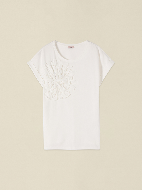 T-shirt with appliqu&eacute; and pearls