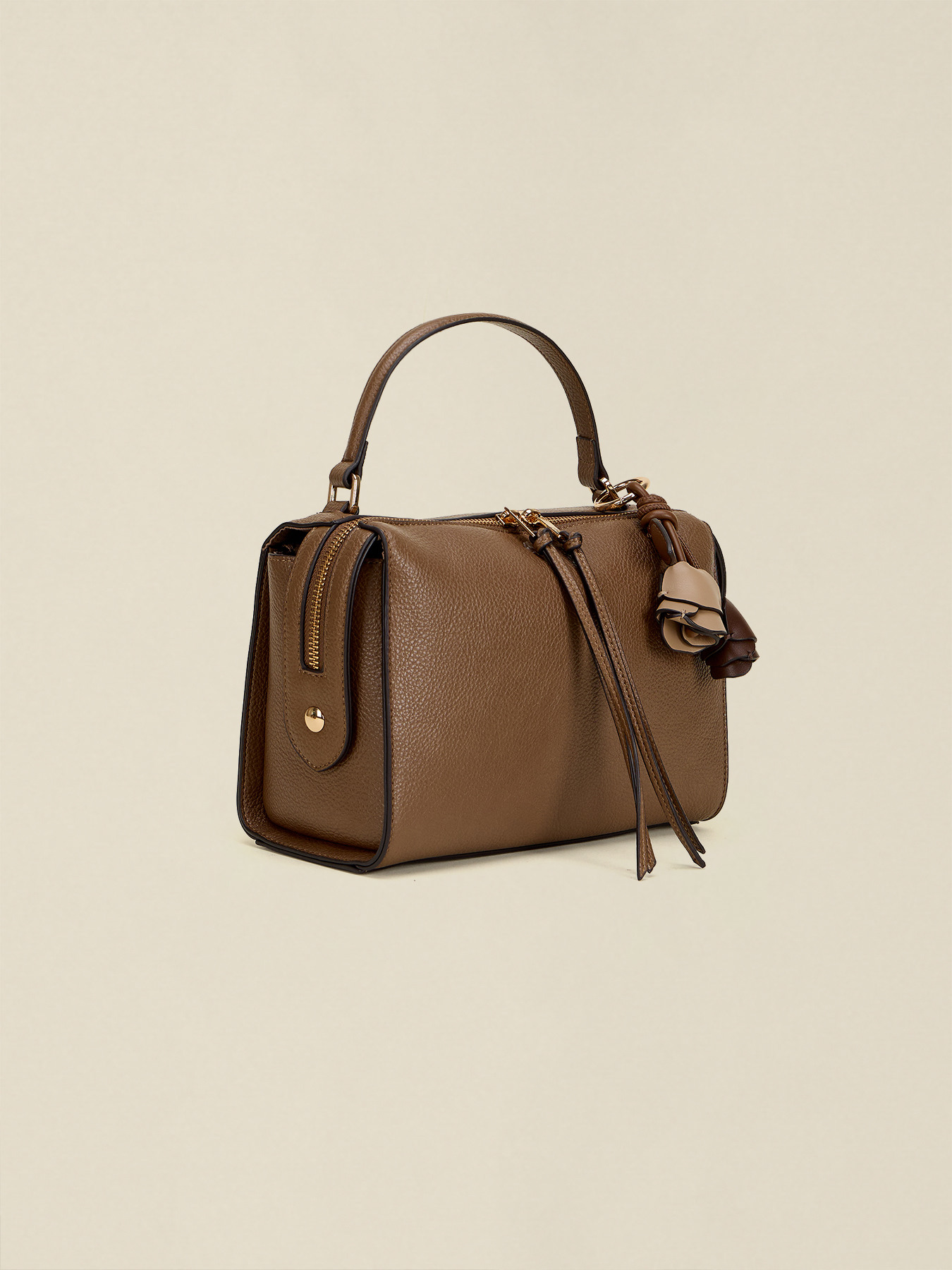 Handtasche mit Blumen-Charm und Fransen image number 3
