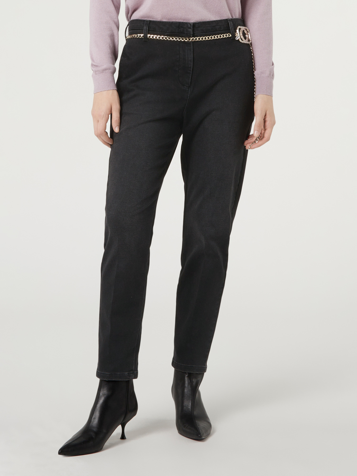 Hose aus Denim in Sweat-Optik image number 4