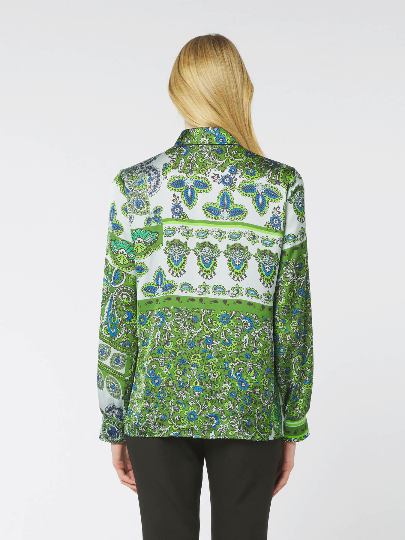 Scarf pattern shirt image number 1