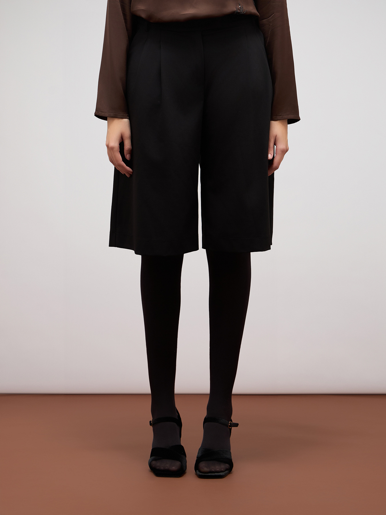 Tailored bermuda shorts image number 3