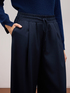Joggers mit weit geschnittenem Bein image number 3