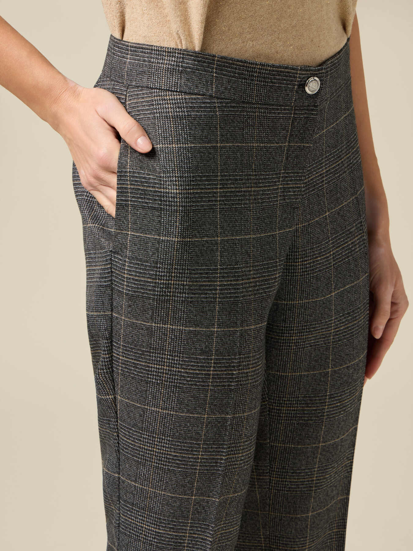 Pantalones regular cuadros image number 2