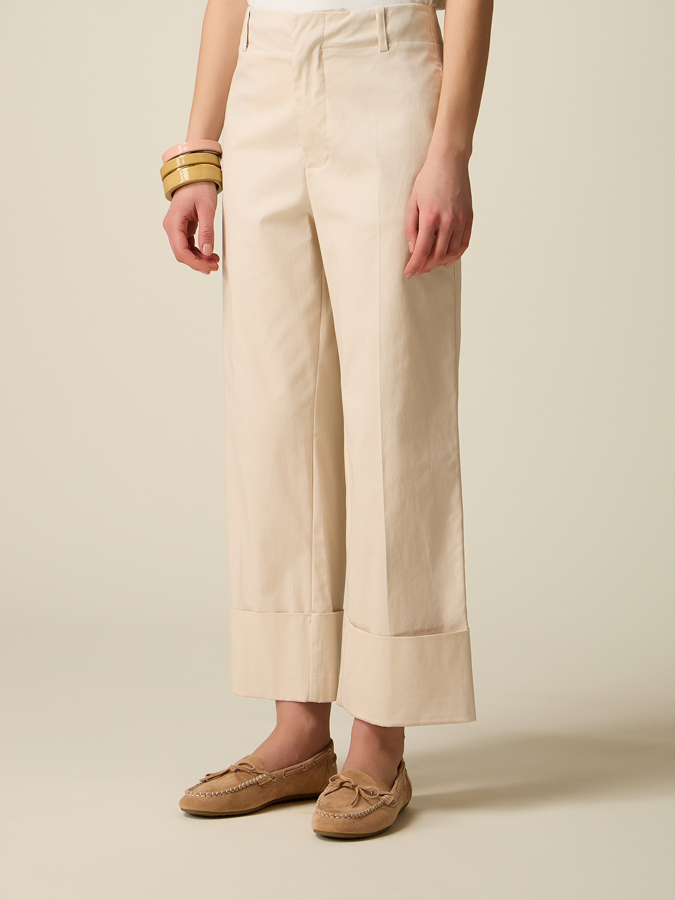 Pantalon court en m&eacute;lange de coton image number 3