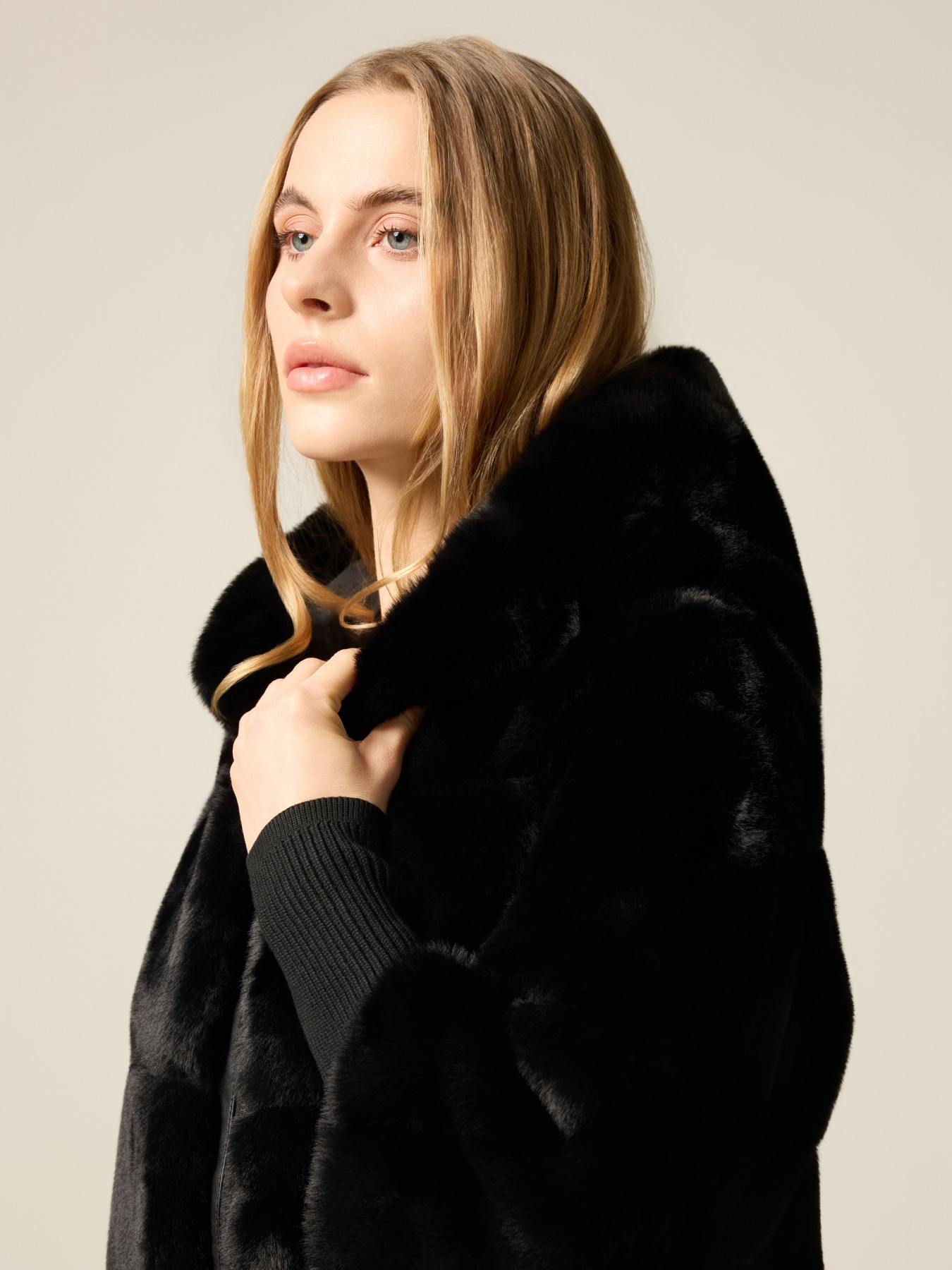 Hooded jacket image number 2