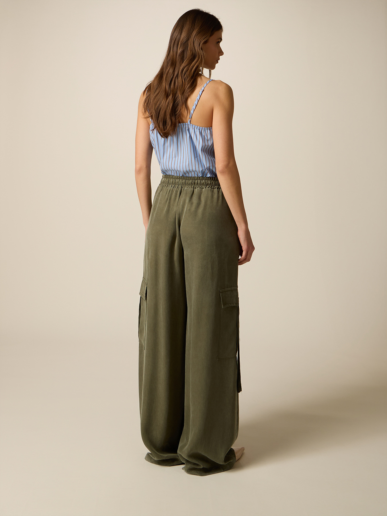 Pantalon cargo en tencel image number 1