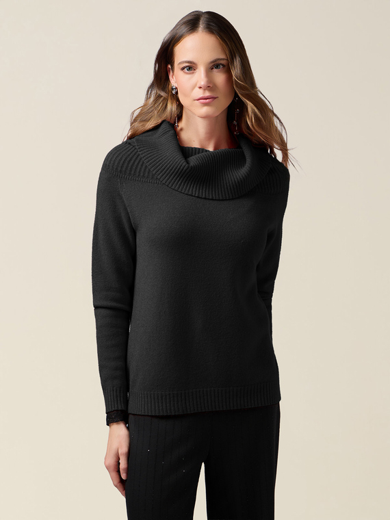 Maglia dolcevita con collo ad anello