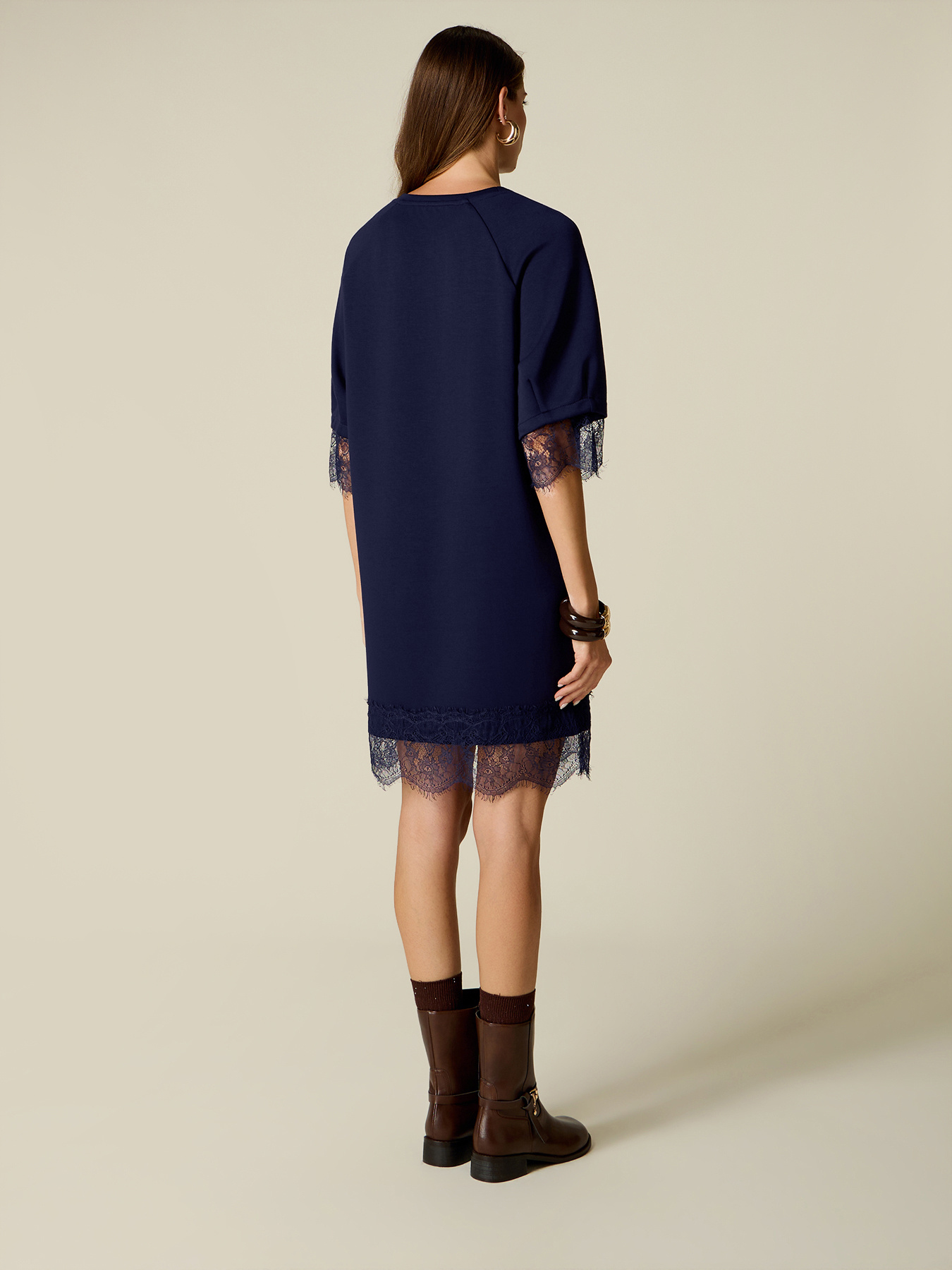 Dress in scuba fabric and lace image number 2