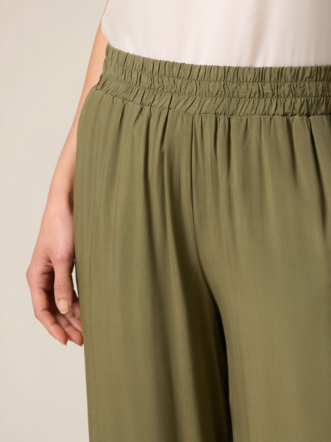 Pantalones palazzo de viscosa image number 2