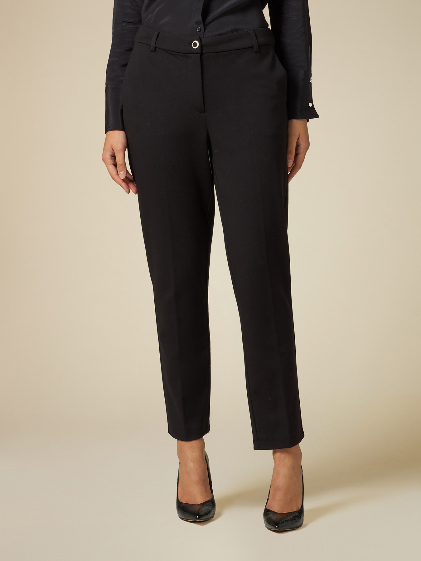 Pantal&oacute;n pitillo de punto milano image number 3