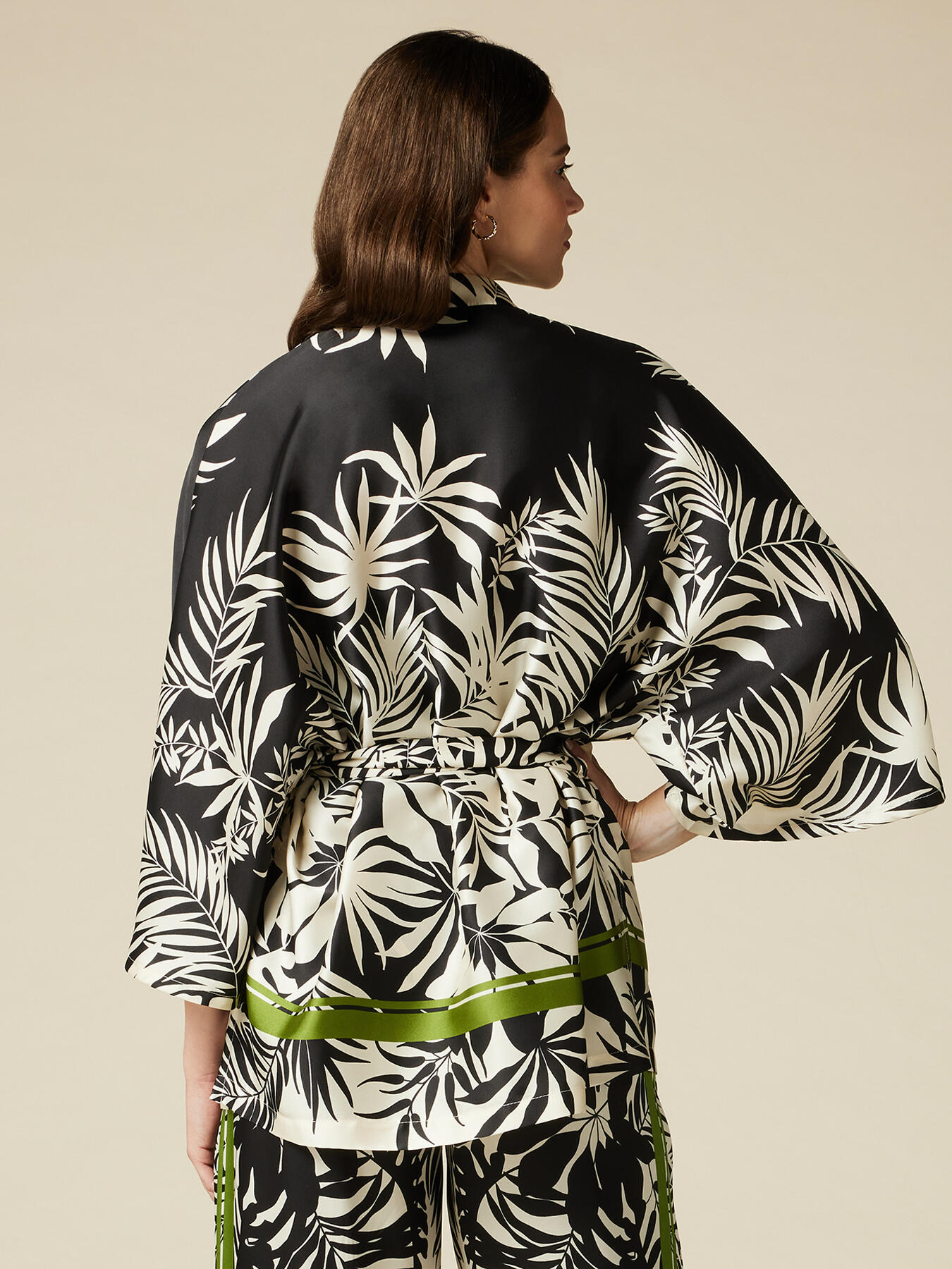 Kimono &agrave; motif de feuillage image number 1