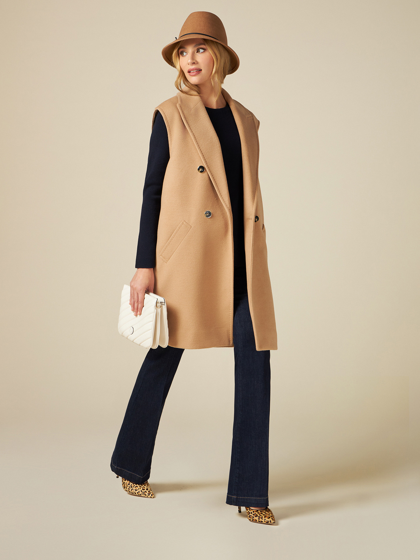 Cappotto smanicato in panno image number 3