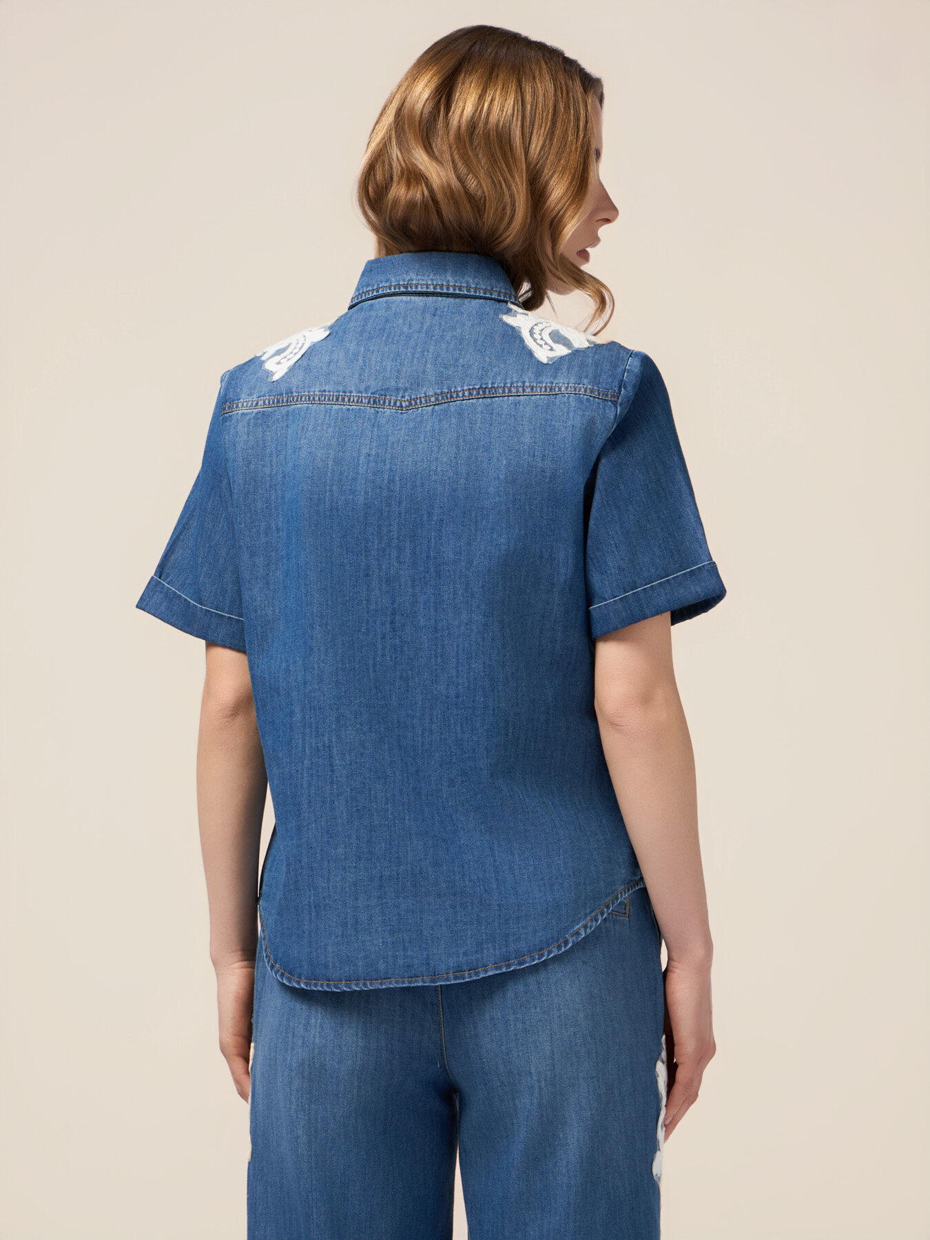 Camicia denim con ricamo floreale image number 1