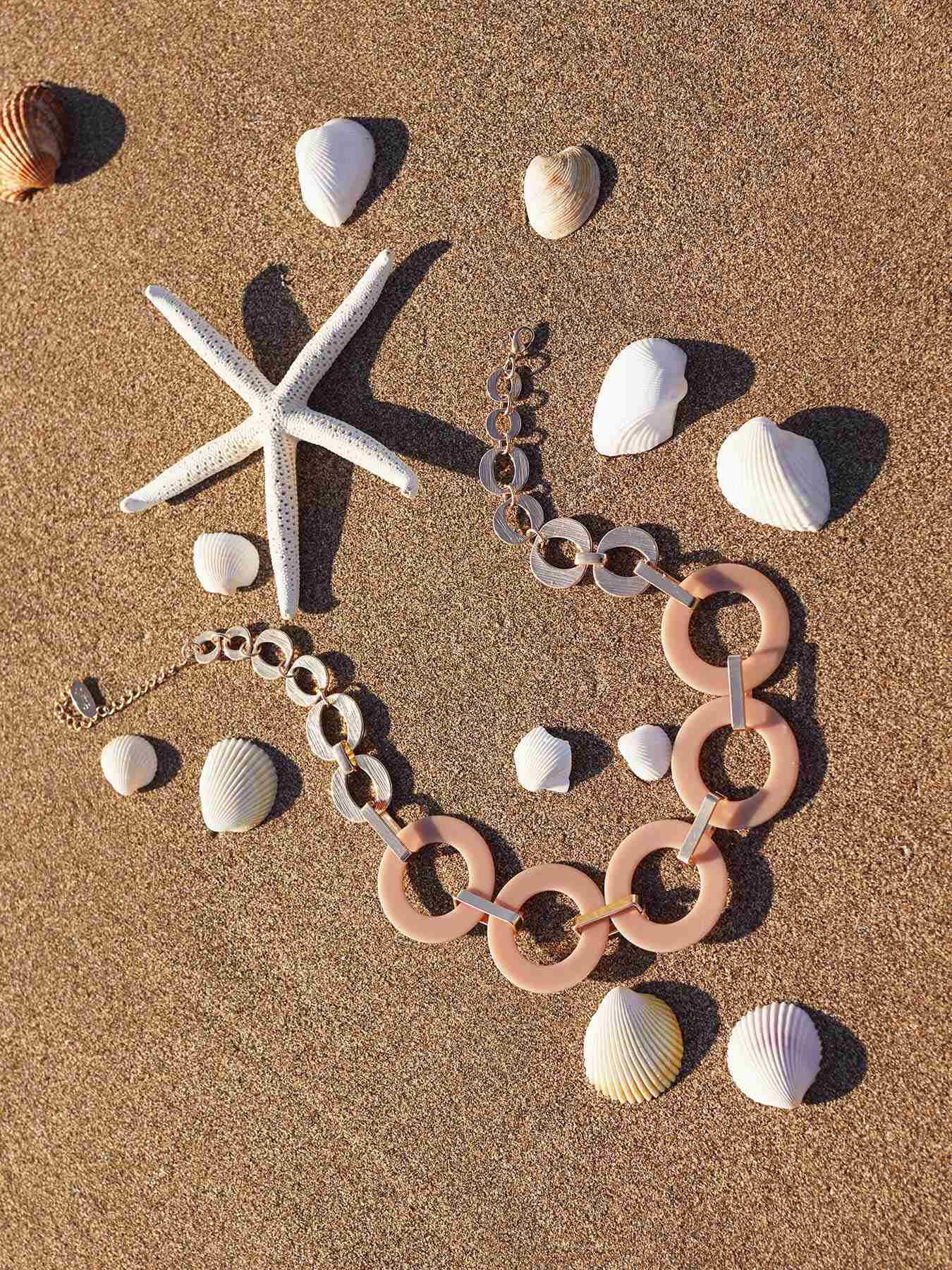 Kurze Halskette mit Ringen image number 0