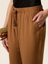 Pantalones fluidos de viscosa image number 2