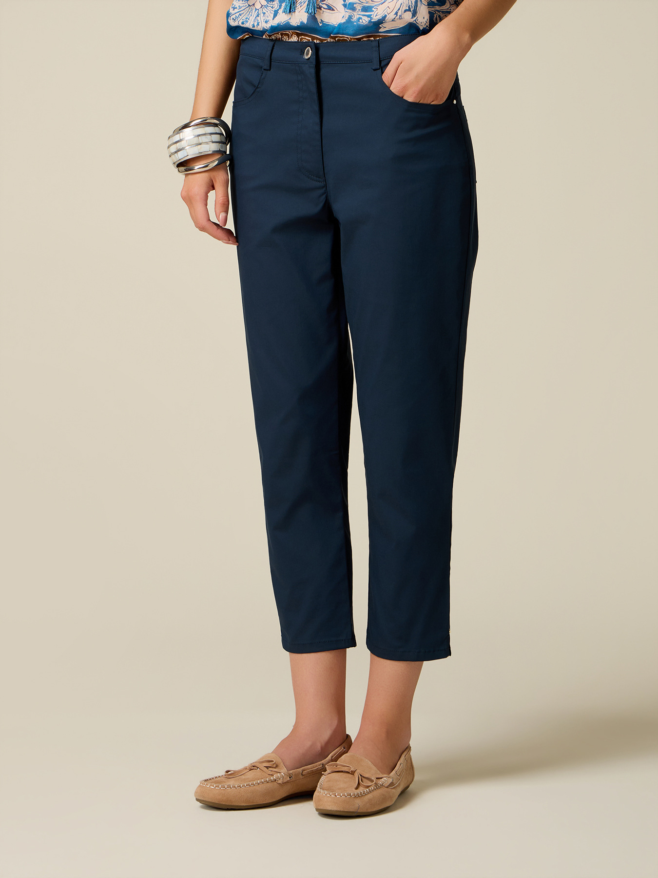 Cotton blend capri pants image number 3