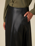 Jupe midi en tissu enduit image number 2