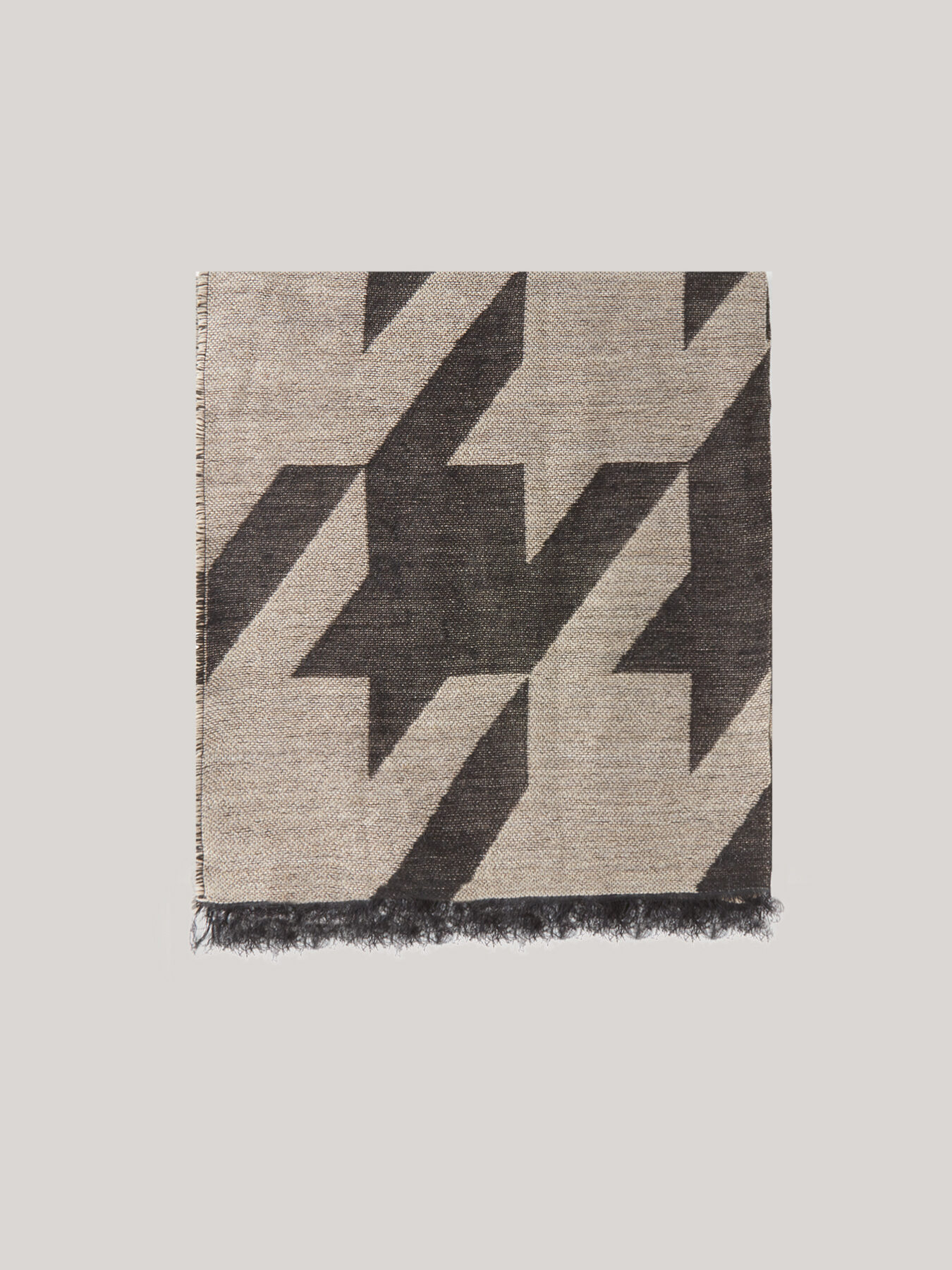 Houndstooth pattern scarf image number 1