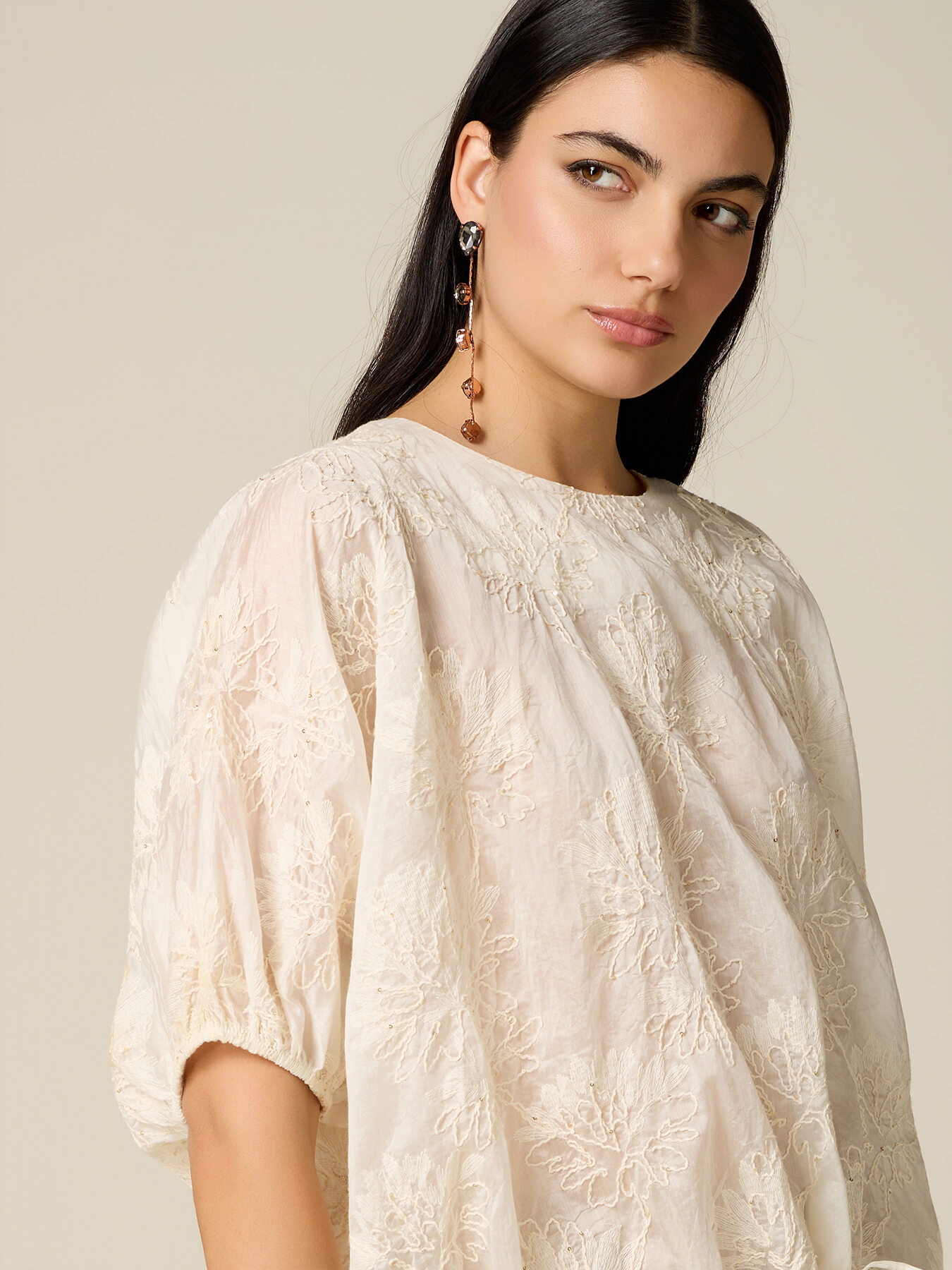 Bluse aus Lyocell-Mischung mit Stickerei image number 2