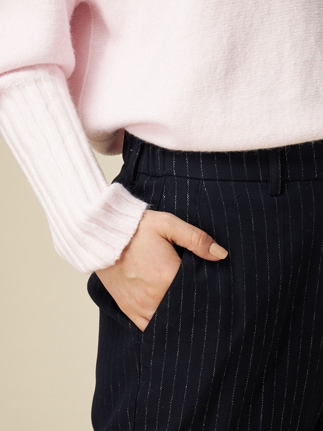 Joggers de raya diplom&aacute;tica image number 2