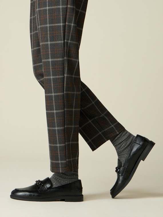 Loafer con catena metallica