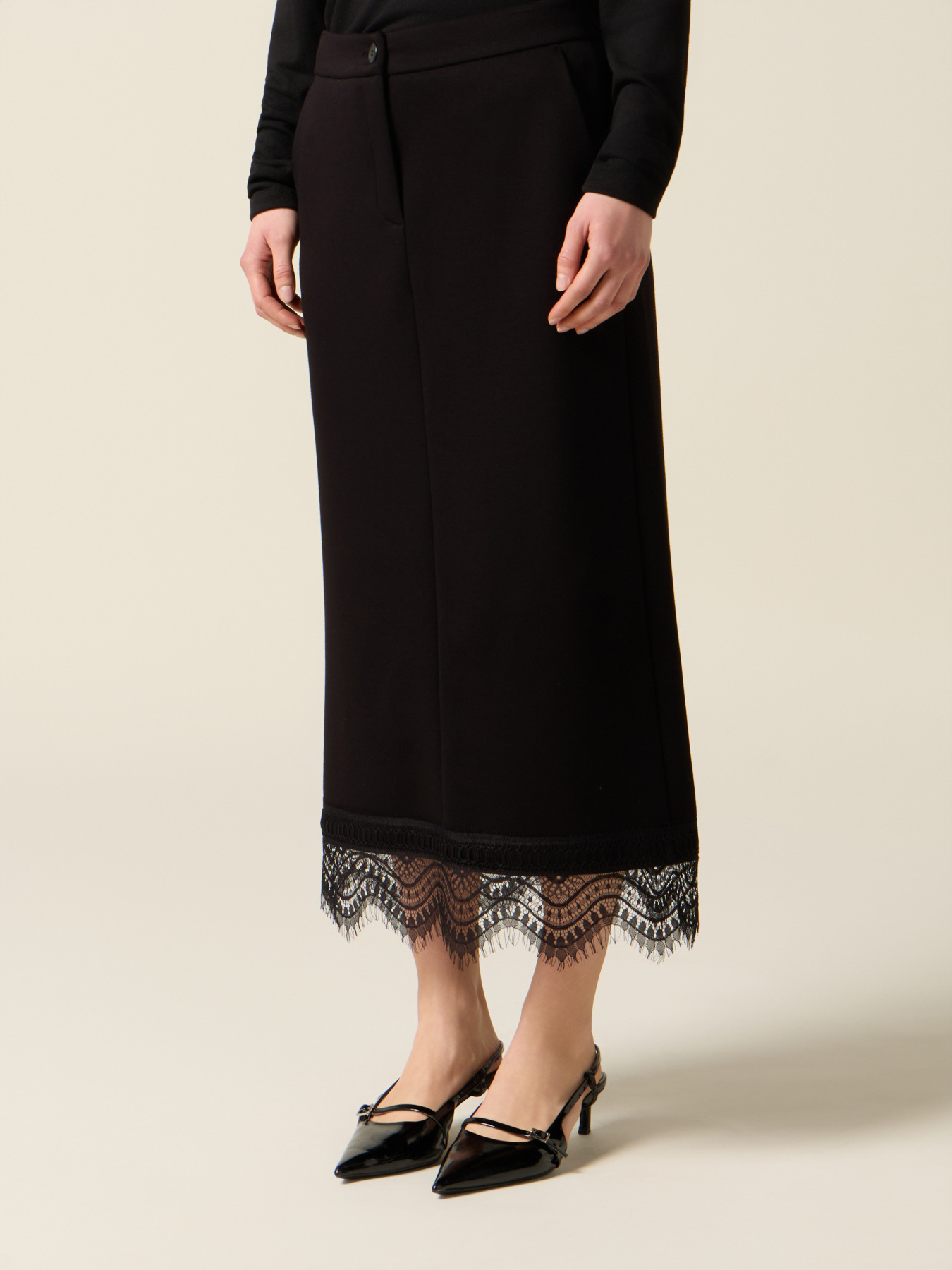 Bodycon skirt in scuba and lace image number 3