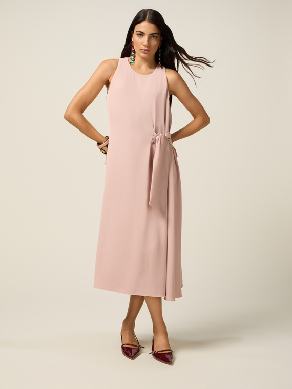 Dress with knot and jewel buckle