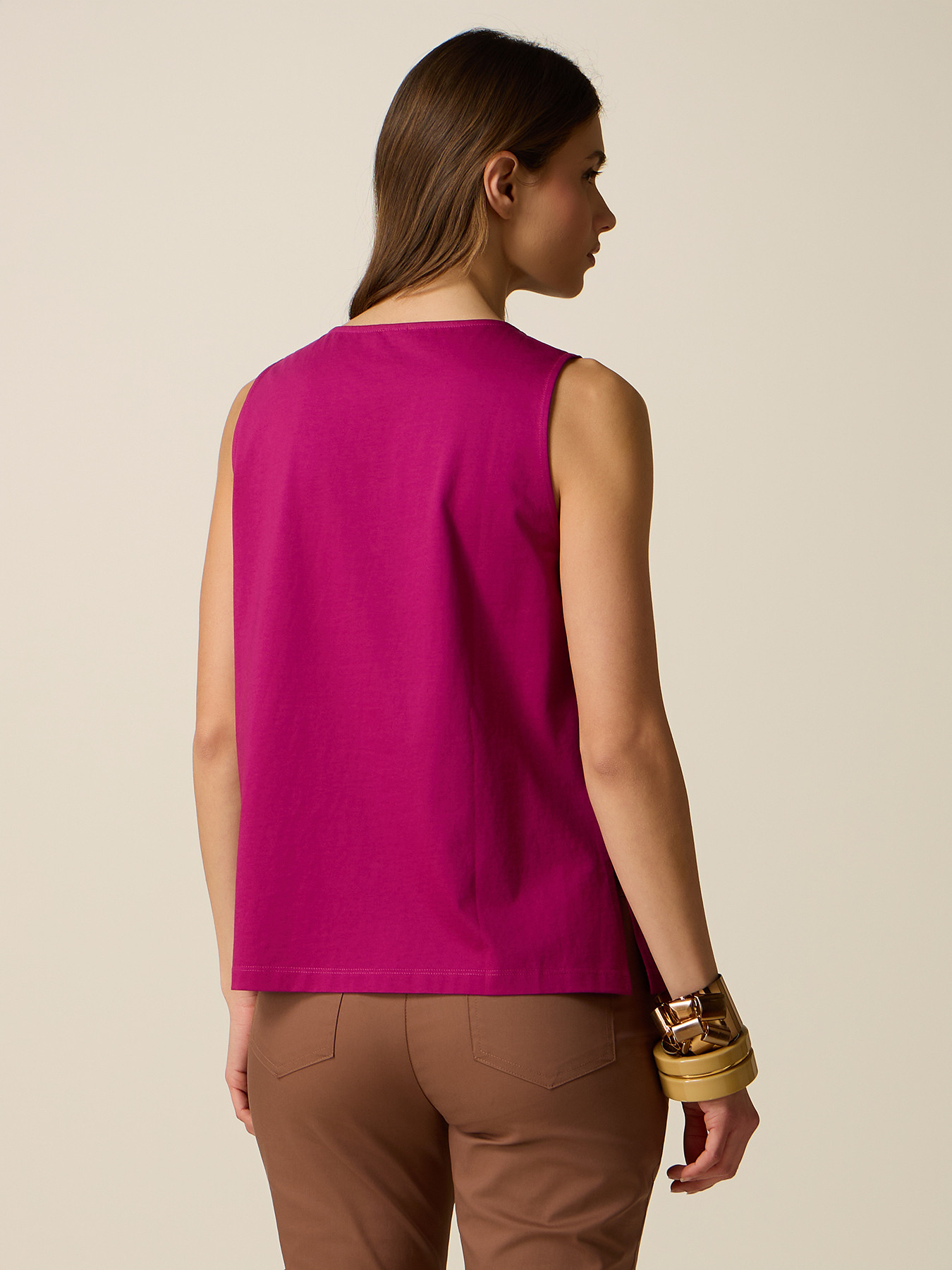 Top in cotone con applicazioni floreali image number 1