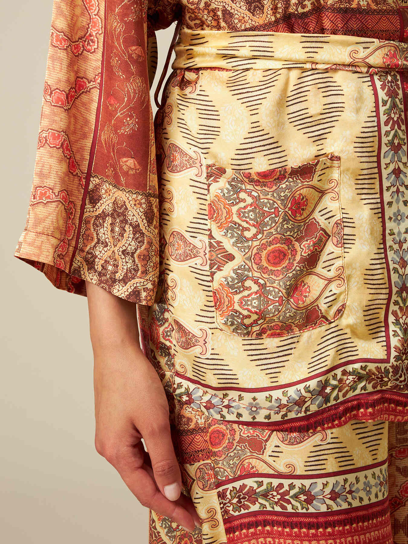 Kimono aus gemustertem Satin image number 2