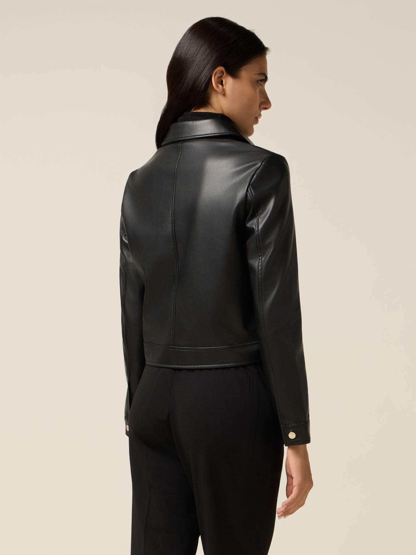 Chaqueta corta con cremallera y botones image number 1