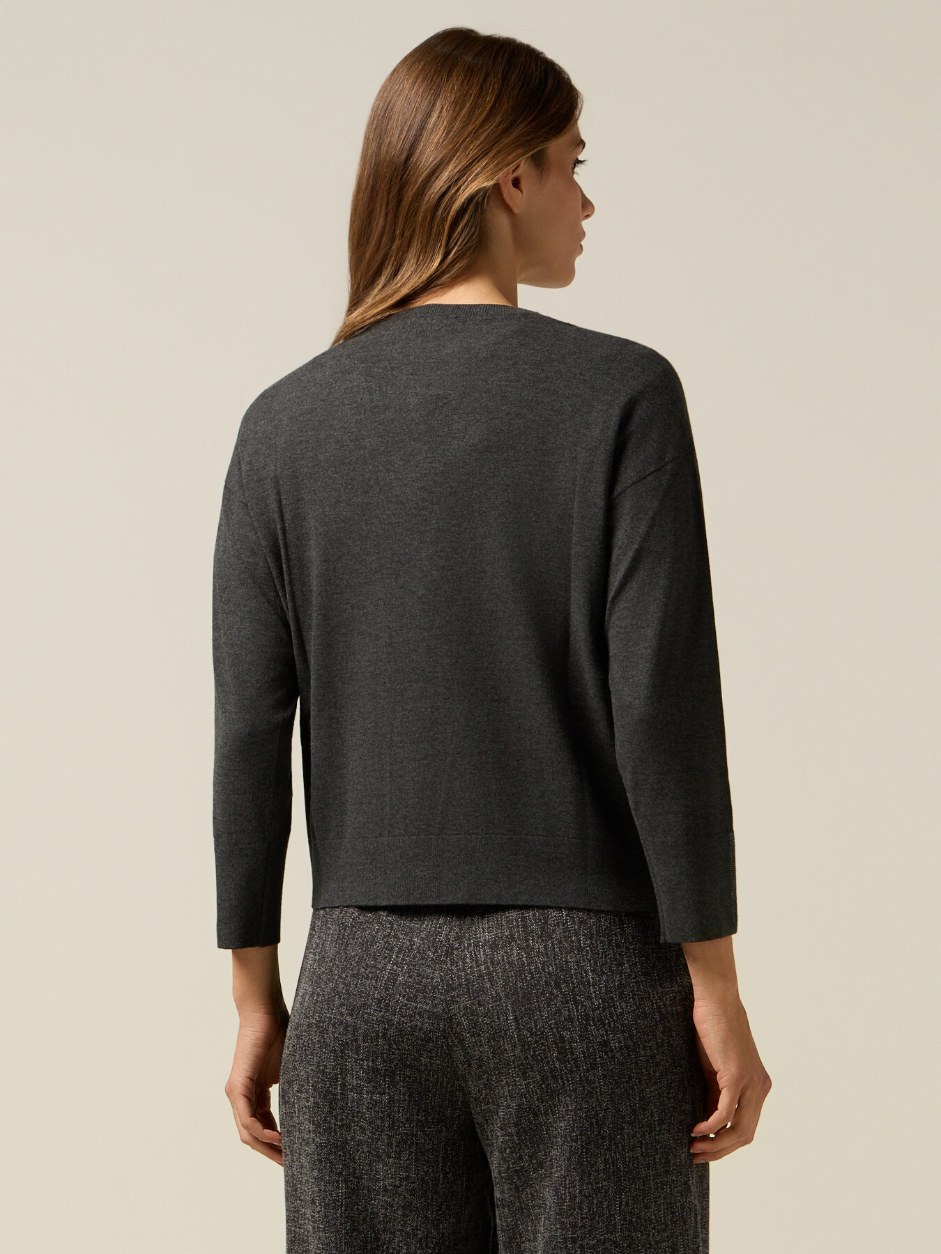 Fine knit cardigan with appliqu&eacute;s image number 1