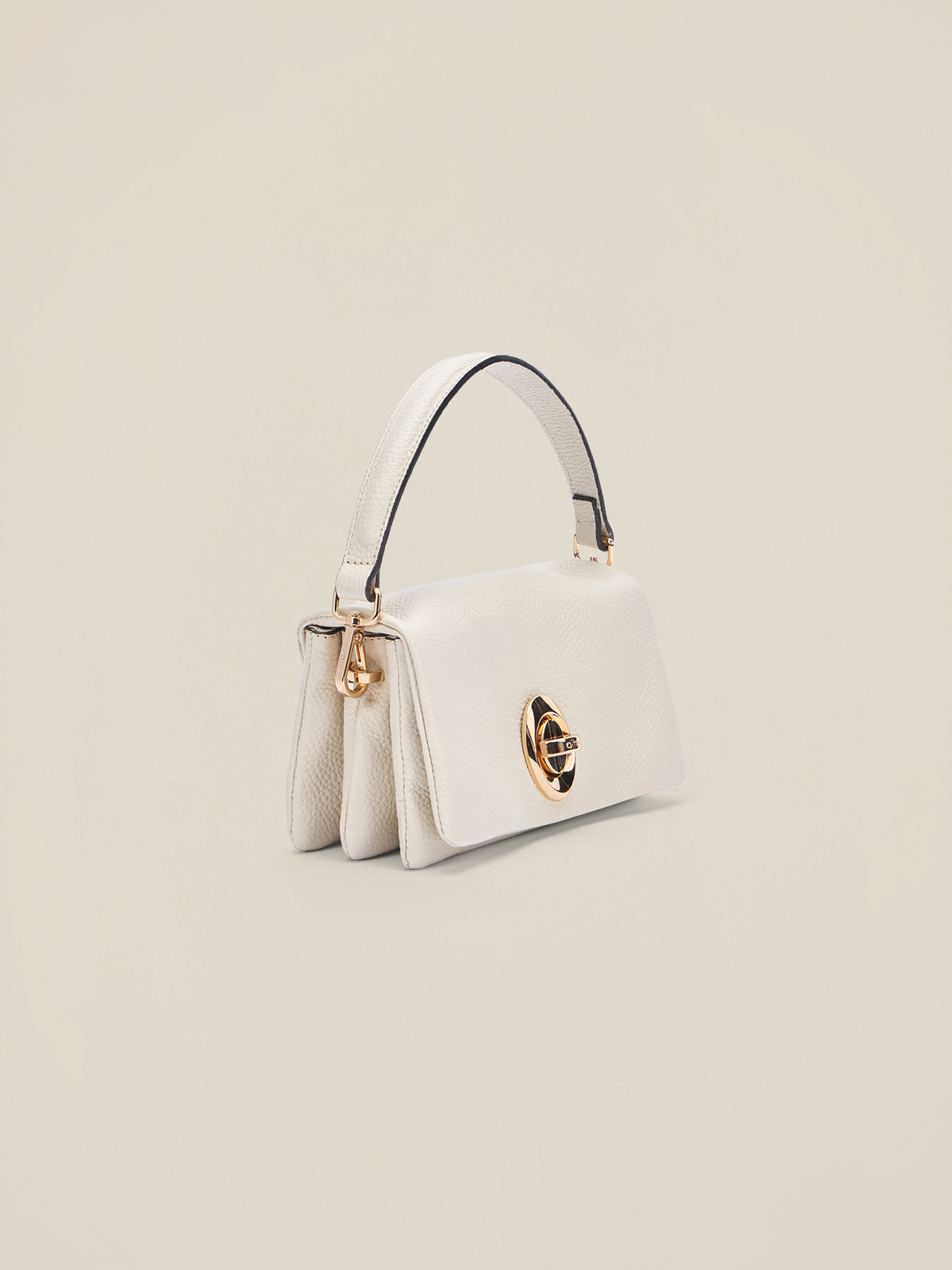 Sac bandouli&egrave;re en cuir v&eacute;ritable image number 4