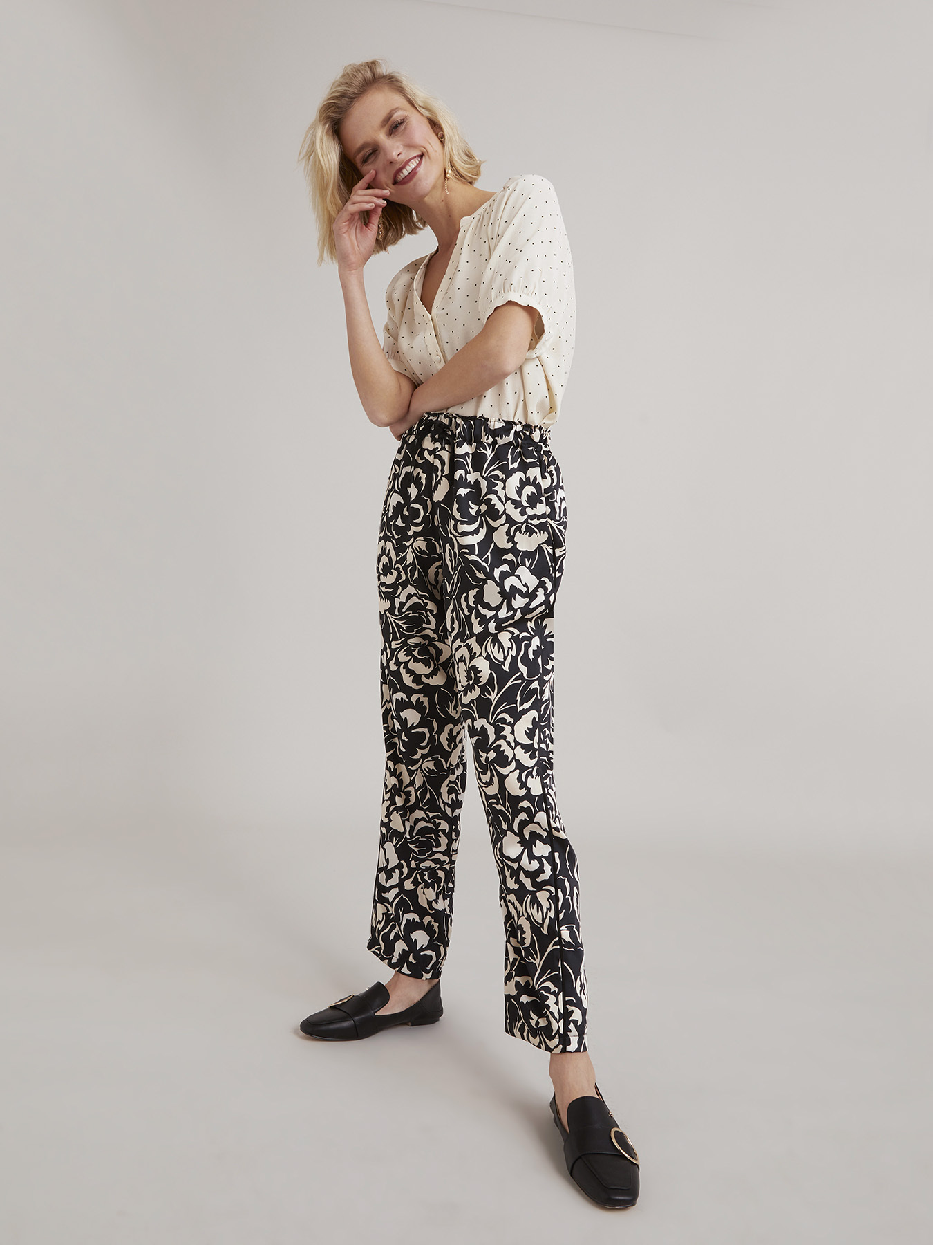 Joggers mit Blumenmuster image number 0