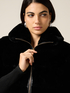 Jacke aus pelzigem Stoff image number 2