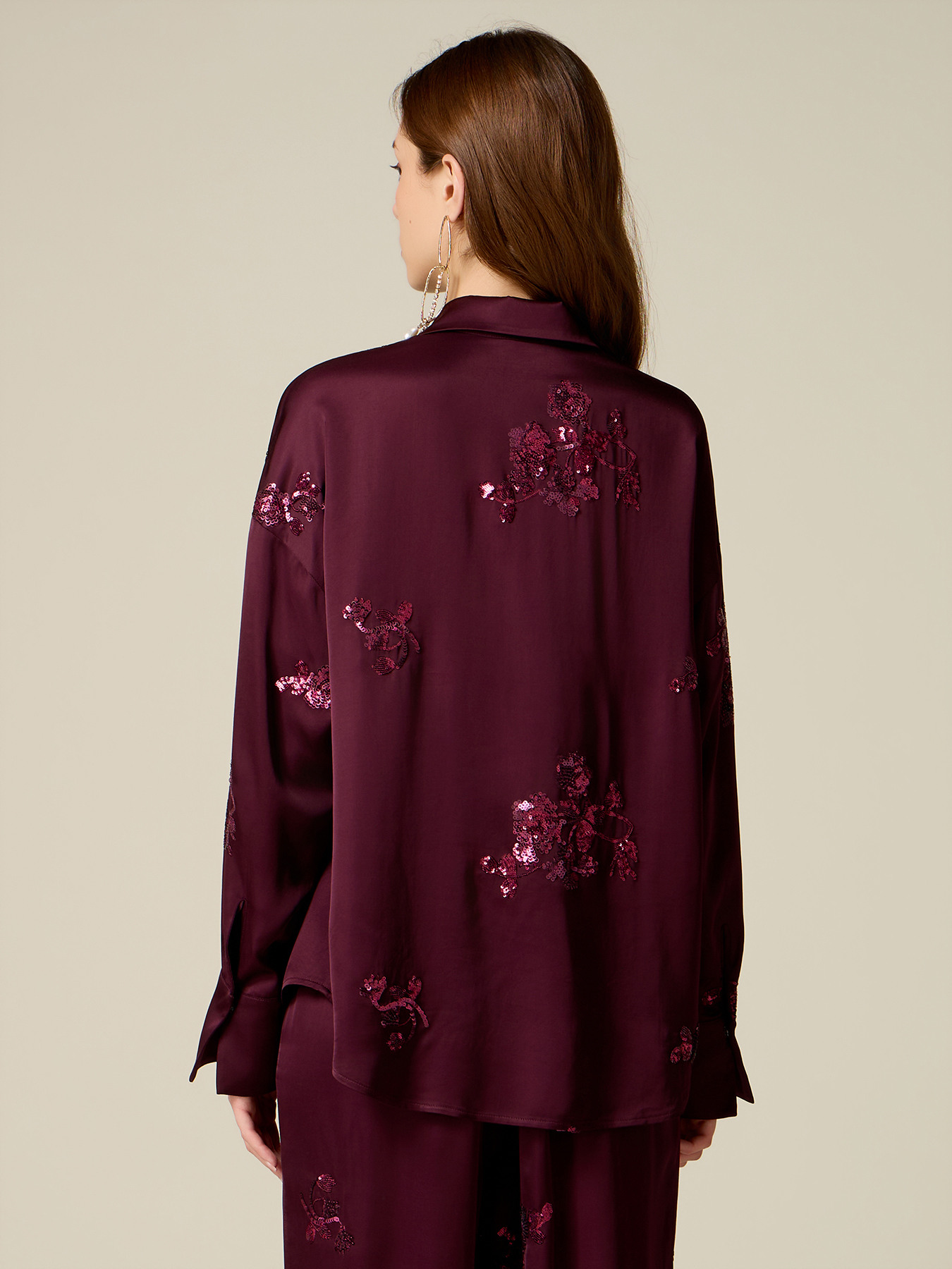 Chemise en satin avec broderie en paillettes image number 1