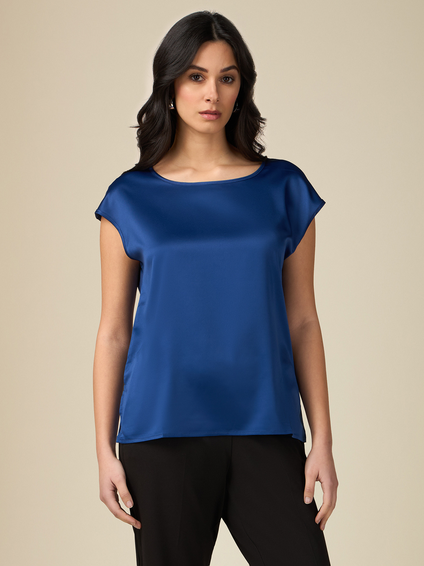 T-Shirt aus zwei verschiedenen Materialien image number 0