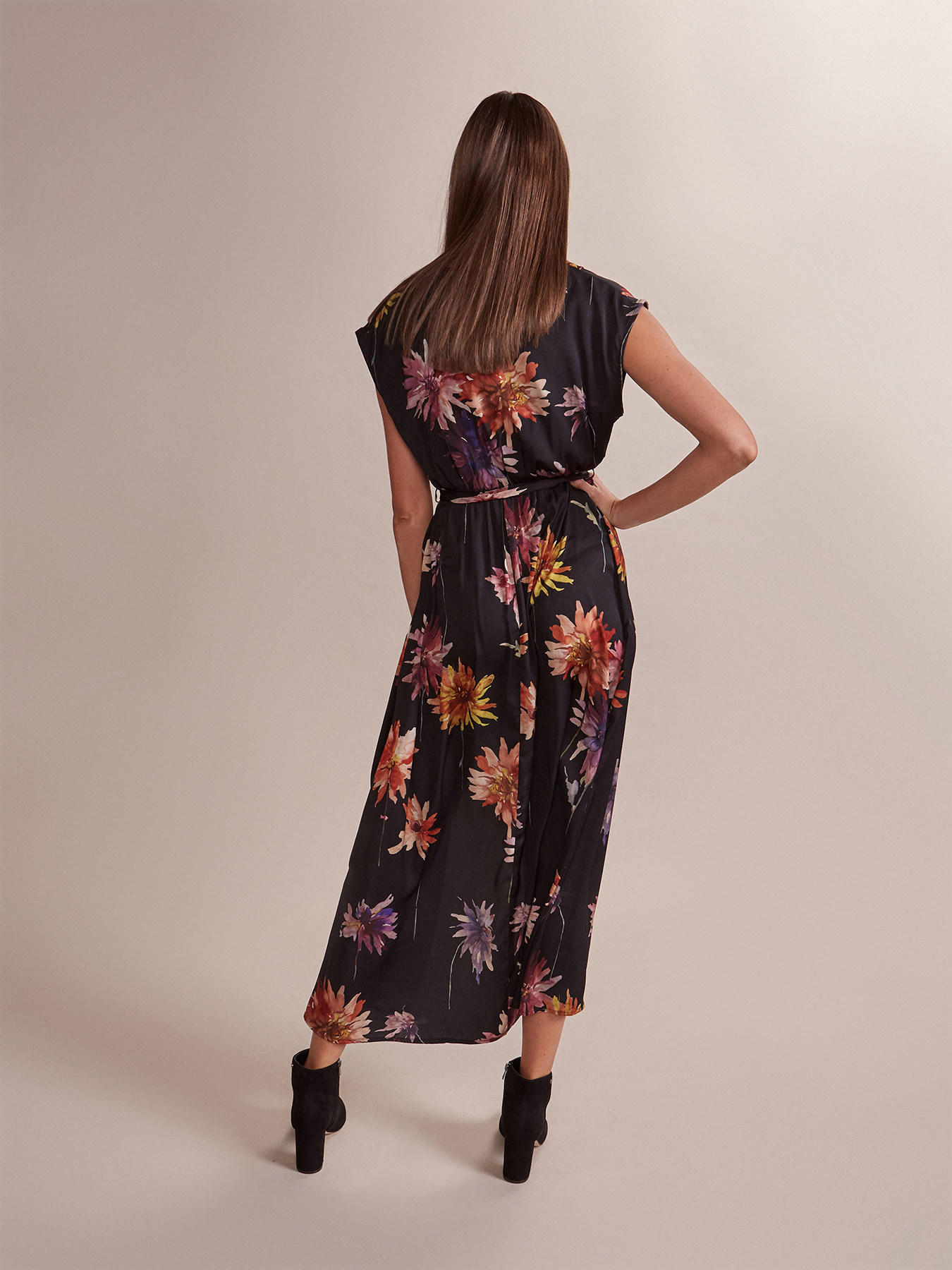 Langes Kleid mit Schlitz und Blumenmuster image number 1