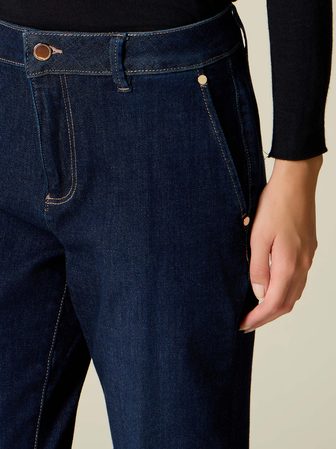 Jean chino en denim rinc&eacute; image number 2