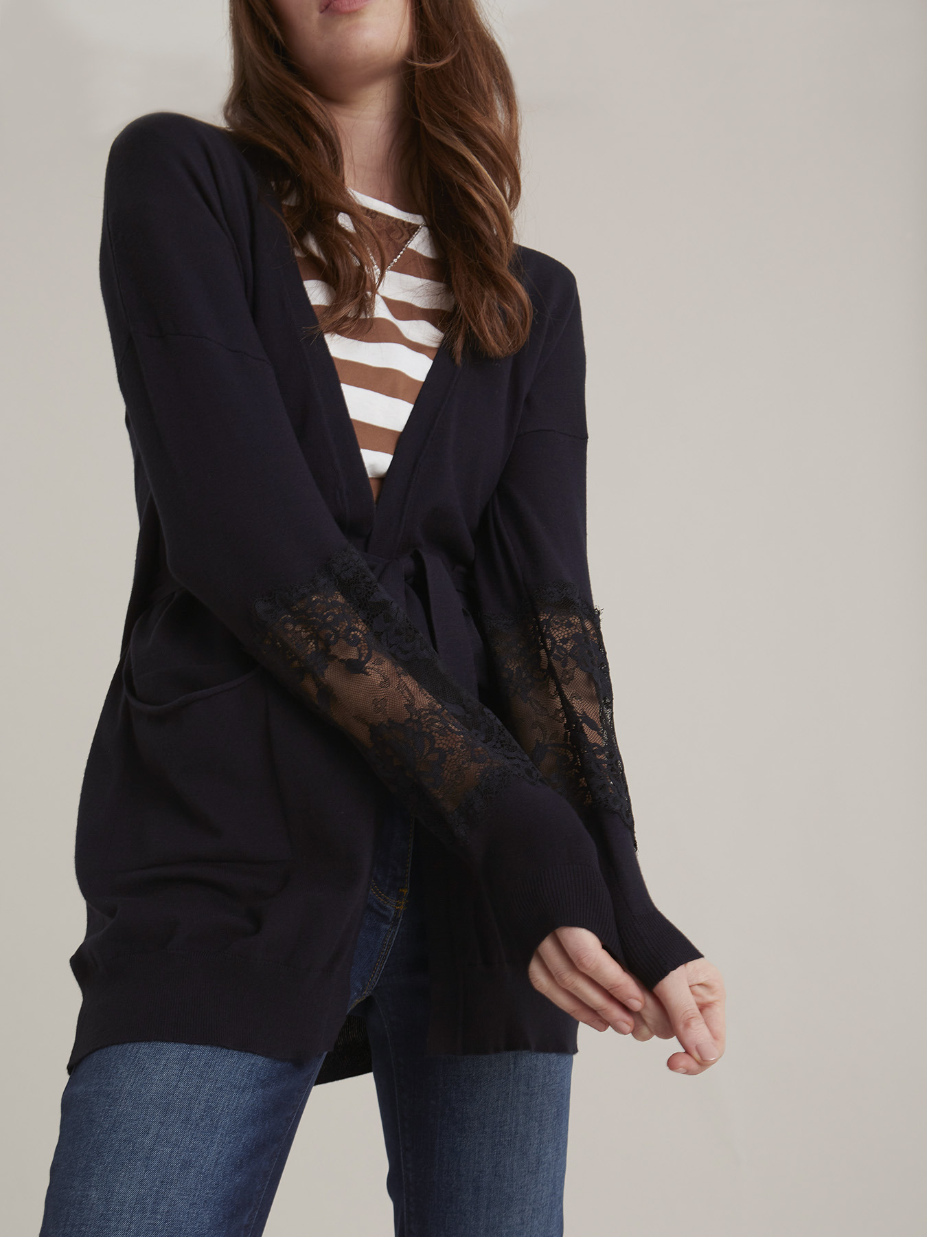 Langer Cardigan mit Spitze an den &Auml;rmeln image number 0