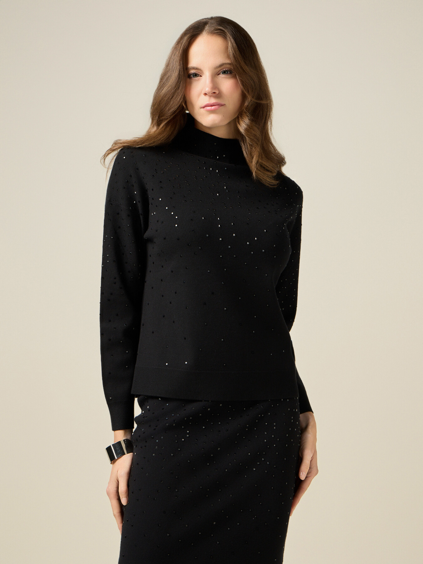 Jersey de cuello alto con aplicaciones image number 0